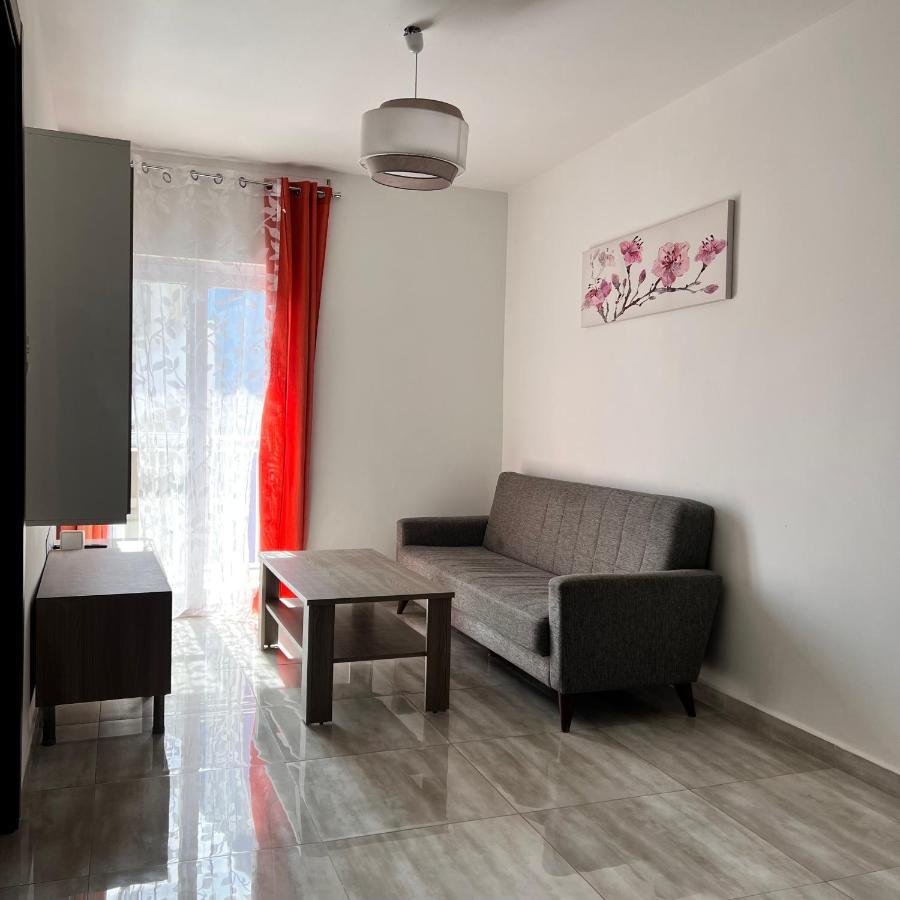 F4 Room 2, Private Room Two Single Beds Shared Bathroom Msida Buitenkant foto