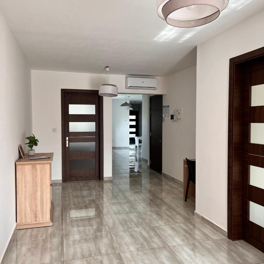F4 Room 2, Private Room Two Single Beds Shared Bathroom Msida Buitenkant foto